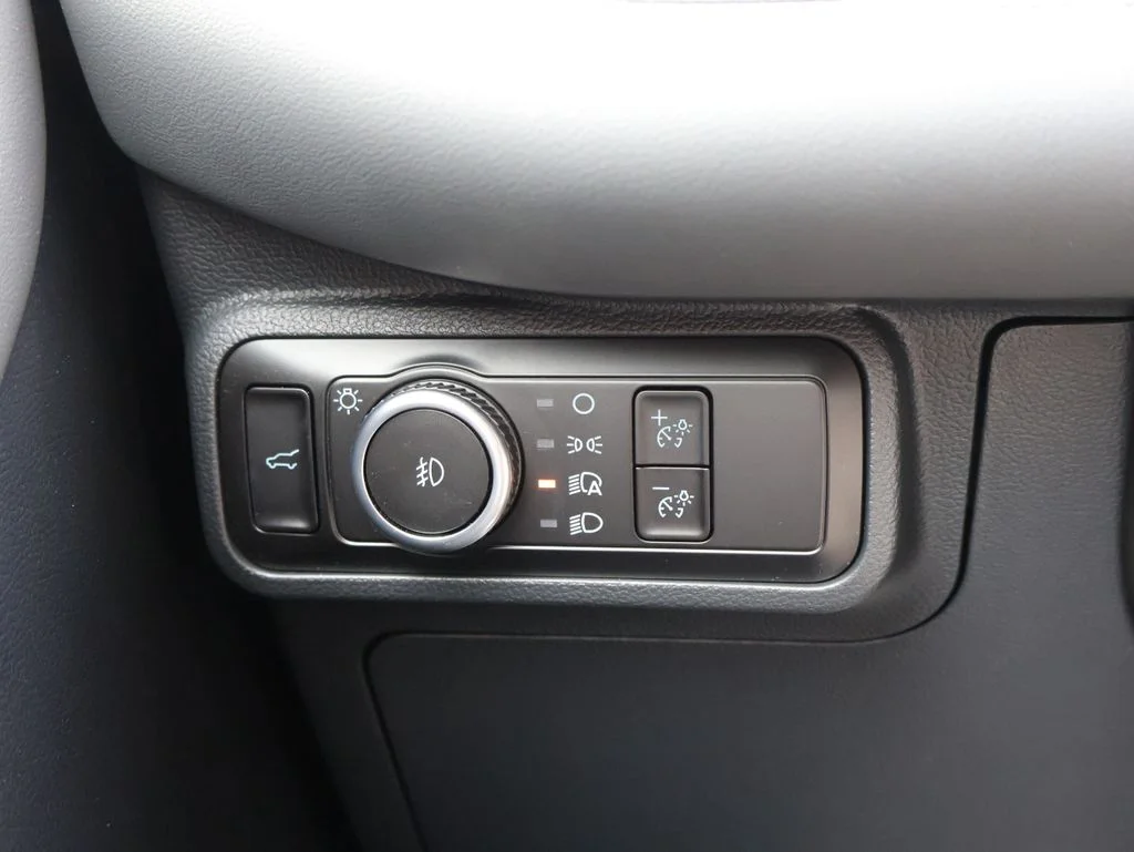New 2026 Star White Metallic Tri-Coat Ford Active image 33