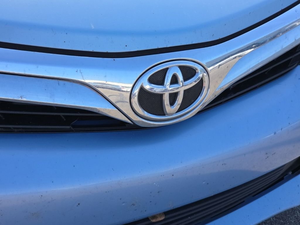 Used 2012 Blue Toyota XLE image 13