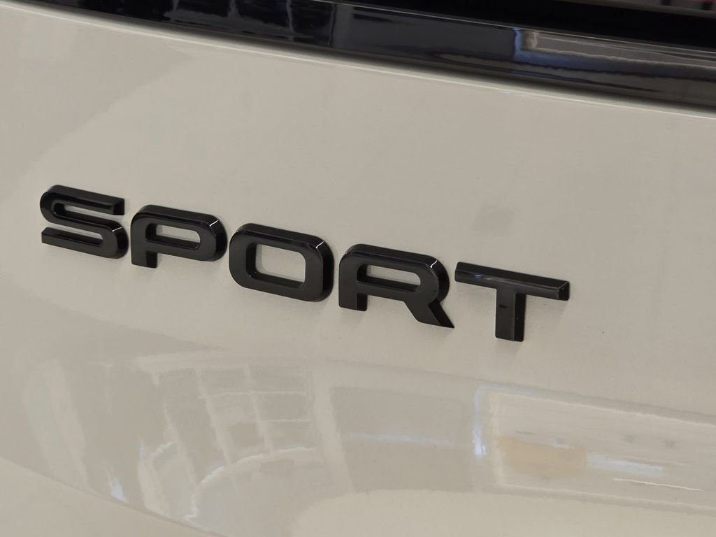 New 2026 Borasco Grey Land Rover se image 20