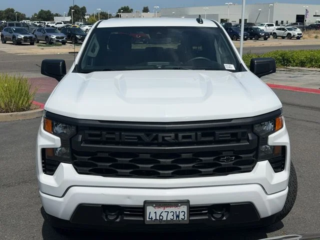 Used 2023 White Chevrolet Custom image 3