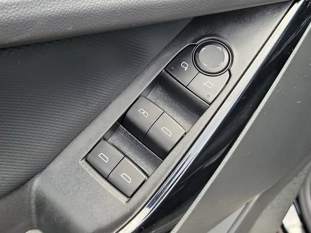 2025 Chevrolet Equinox LT - Photo 21