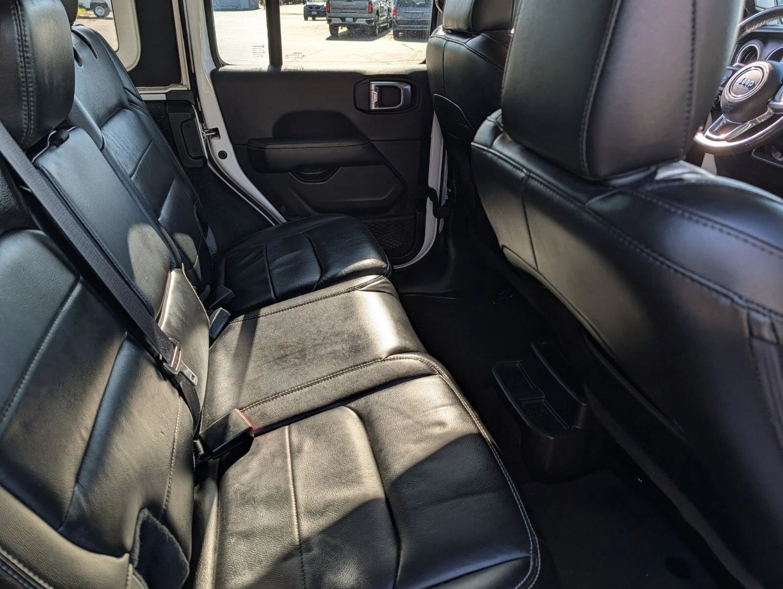 2022 Jeep Wrangler Unlimited Sahara - Photo 23