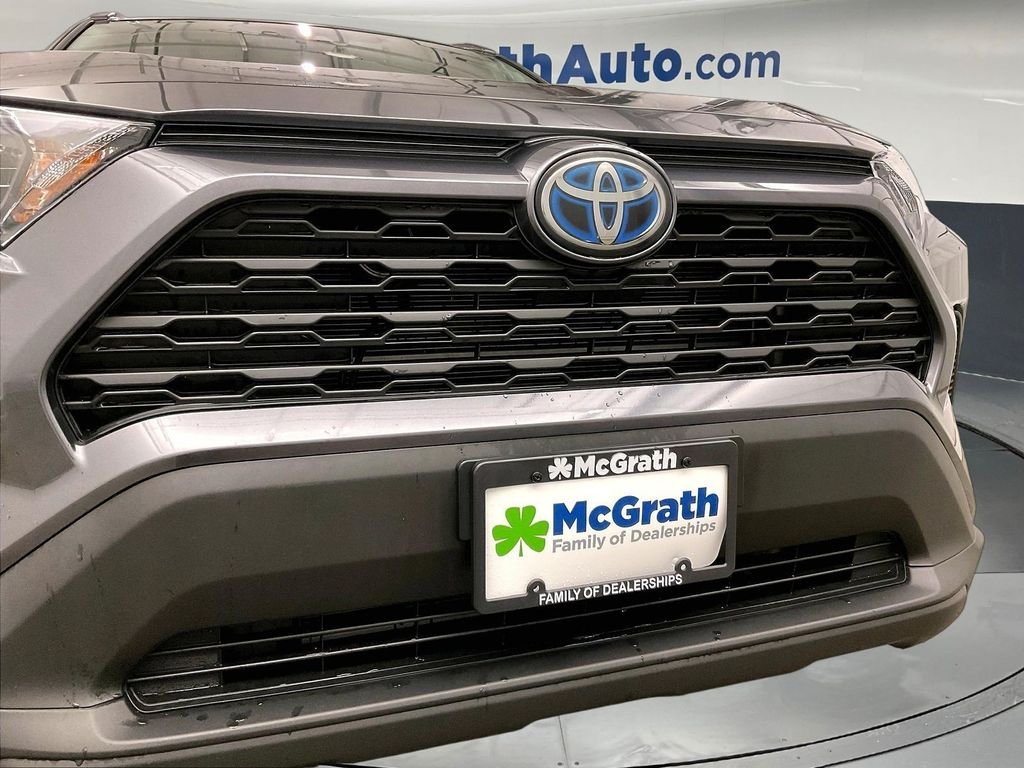 Used 2020 Gray Toyota LE image 32