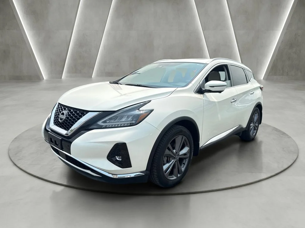 Used 2024 White Nissan Platinum image 3