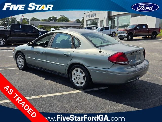 Used 2005 Green Ford SE image 5