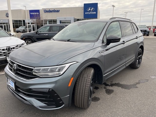 2024 Volkswagen Tiguan SE R-LINE BLACK