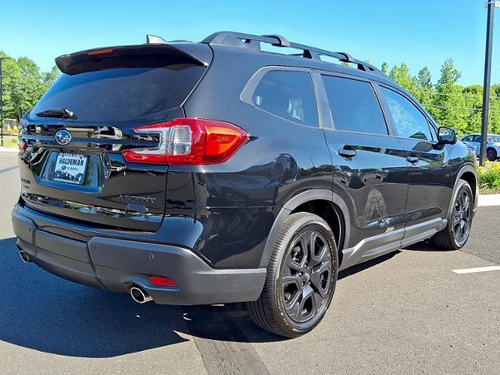 Used 2023 Crystal Black Silica Subaru Onyx Edition Limited 7-Passenger image 6
