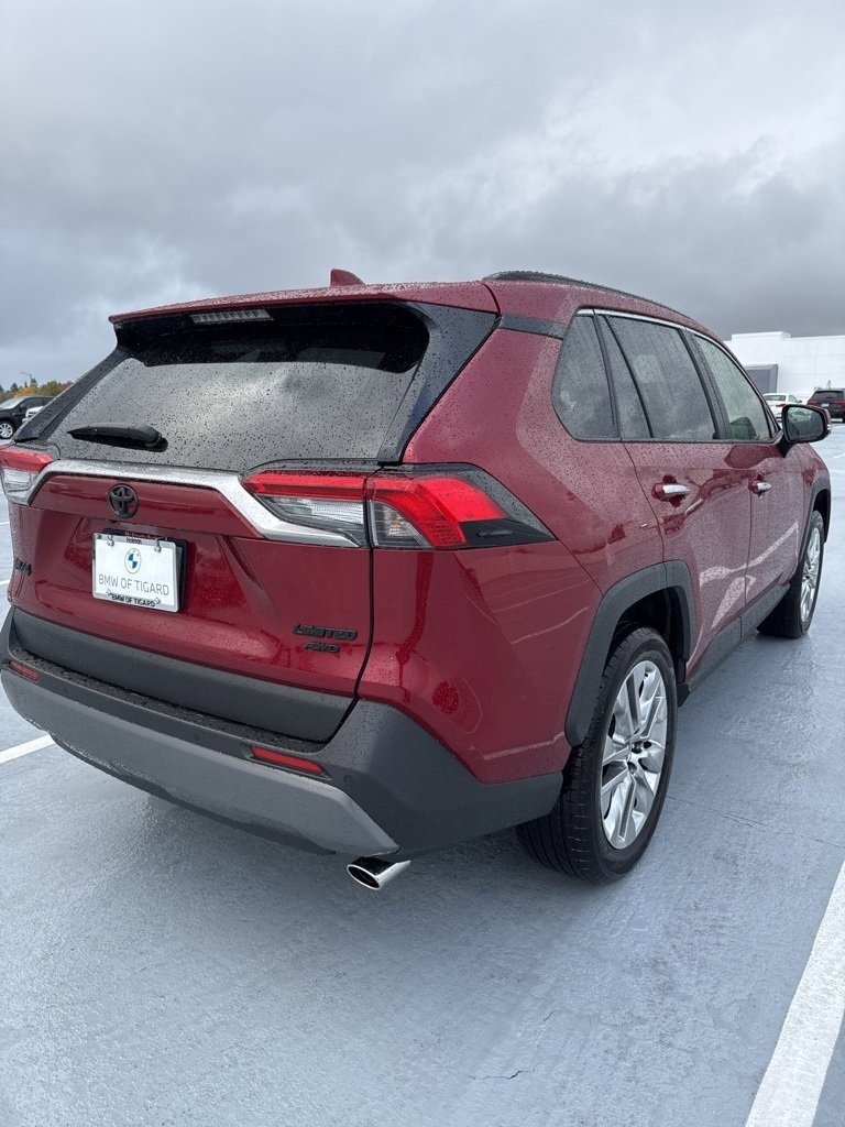 2019 Toyota RAV4 Limited photo 3
