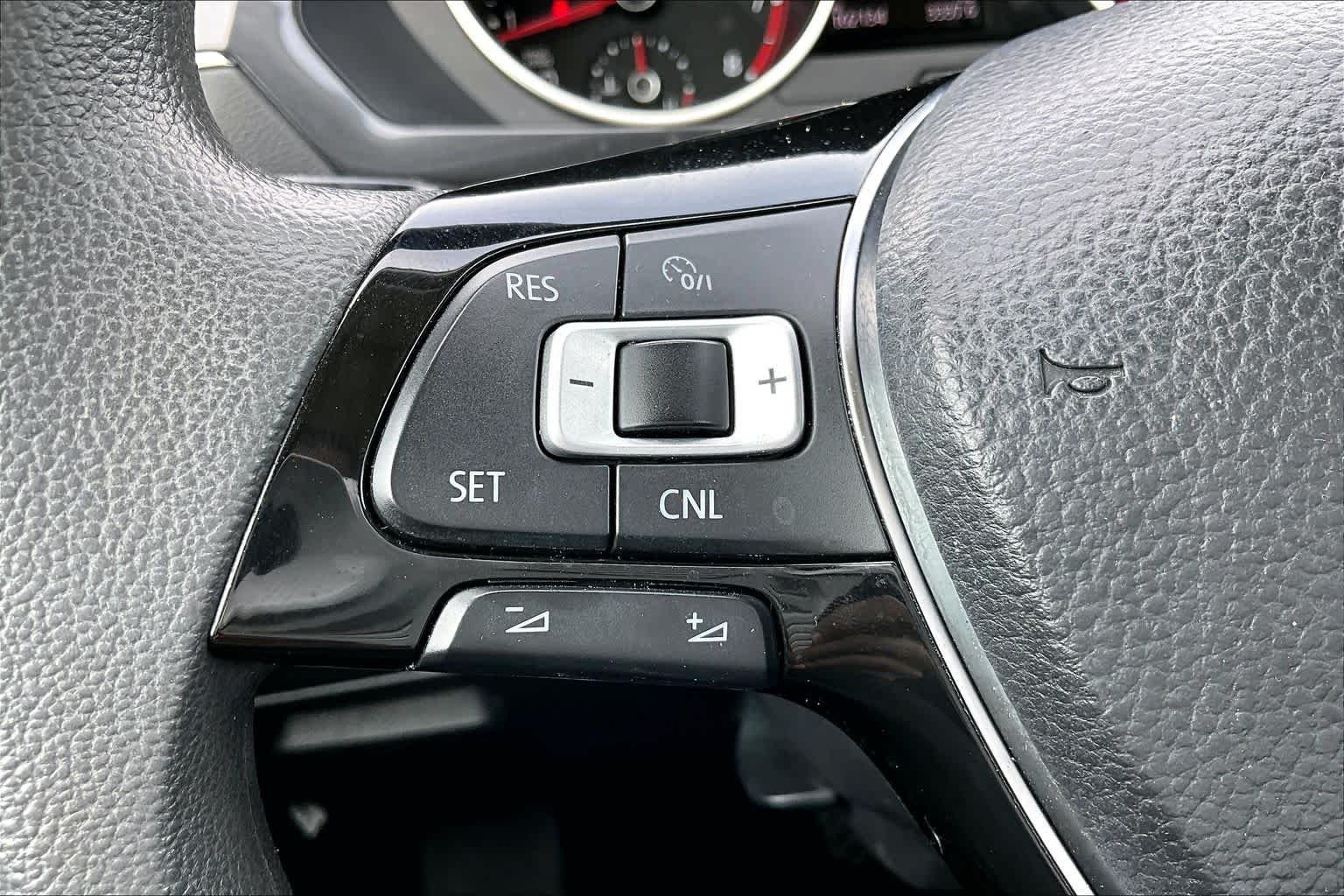 Used 2018 Deep Black Pearl Metallic Volkswagen S image 22