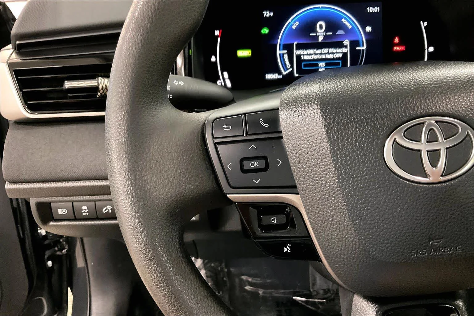 Used 2025 Underground Toyota LE image 23