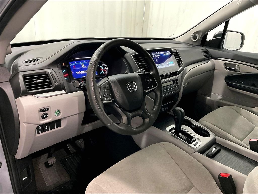 Used 2019 Silver Honda EX image 8