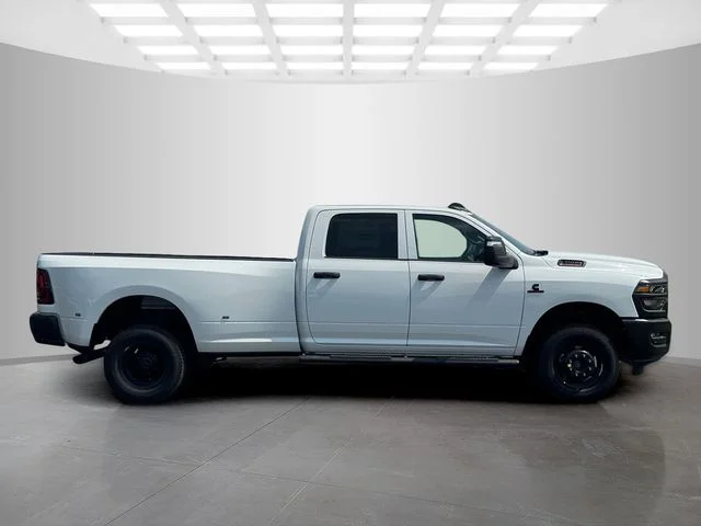 New 2026 Bright White Clear-Coat Exterior Paint RAM TRADESMAN image 8