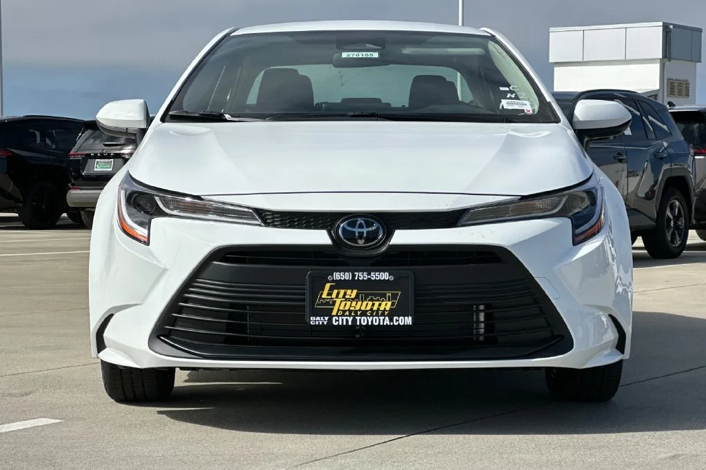 New 2027 Ice Cap Toyota  LE image 9