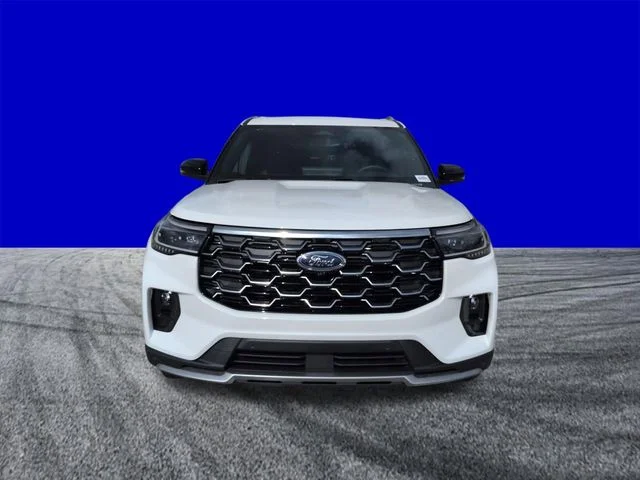 New 2026 Star White Metallic Tri-Coat Ford Platinum™ image 9