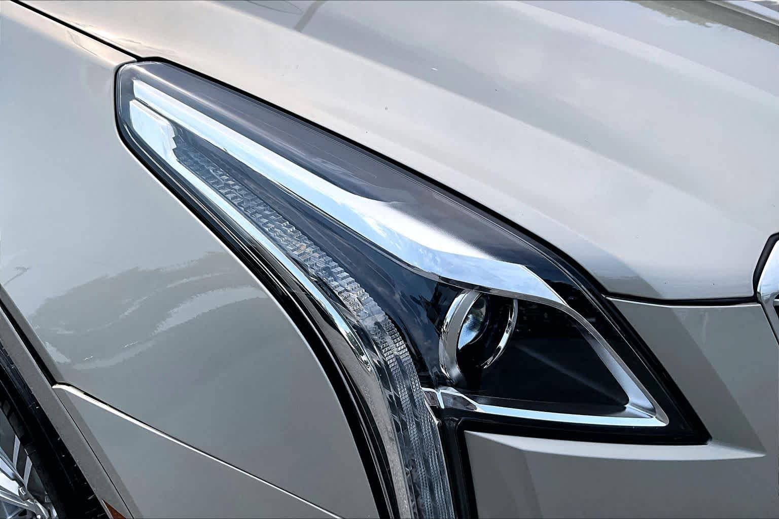 Used 2017 Silver Coast Metallic Cadillac Luxury FWD image 28