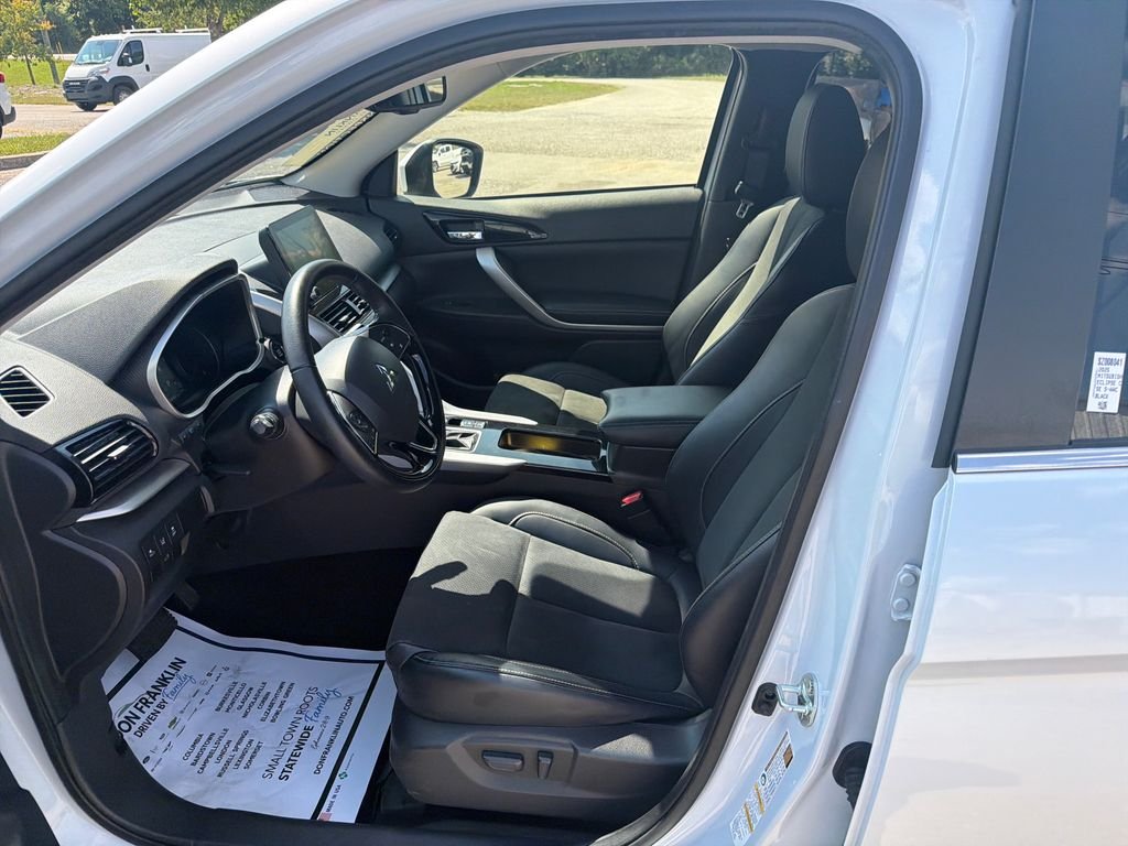 Certified Used 2025 White Mitsubishi SE image 13