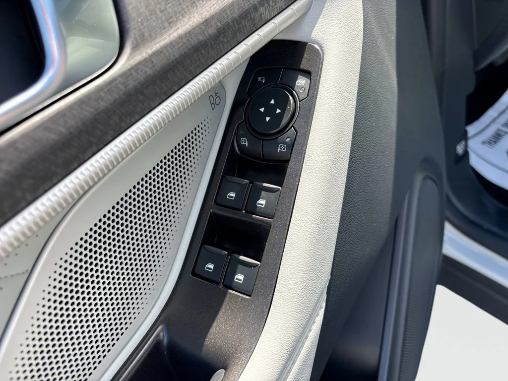 New 2027 Avalanche Gray Ford Platinum™ image 27