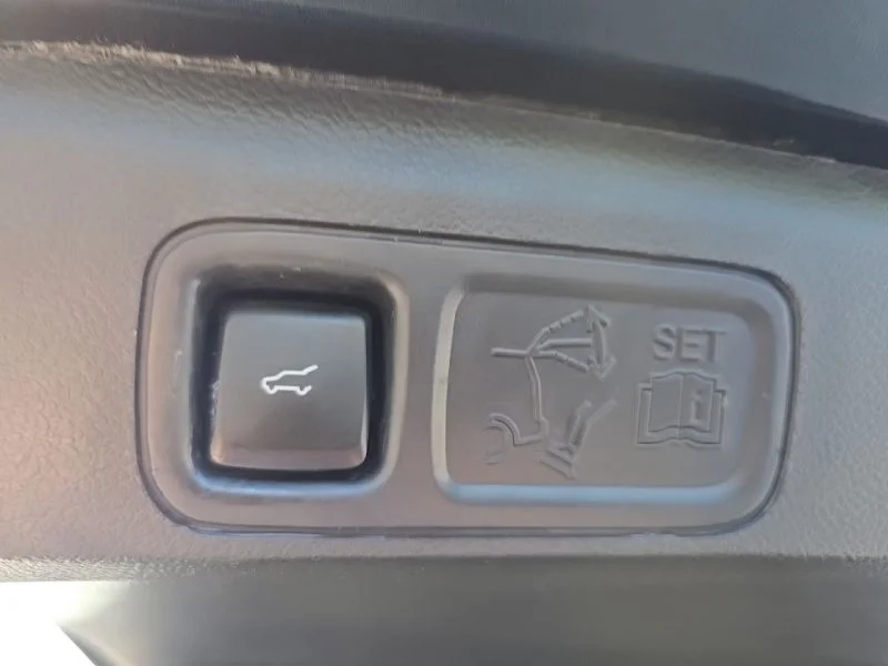 Used 2022 Blue Ford Limited image 31