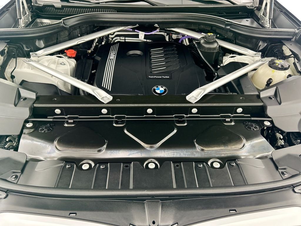 Used 2022 Alpine White BMW xDrive40i image 28