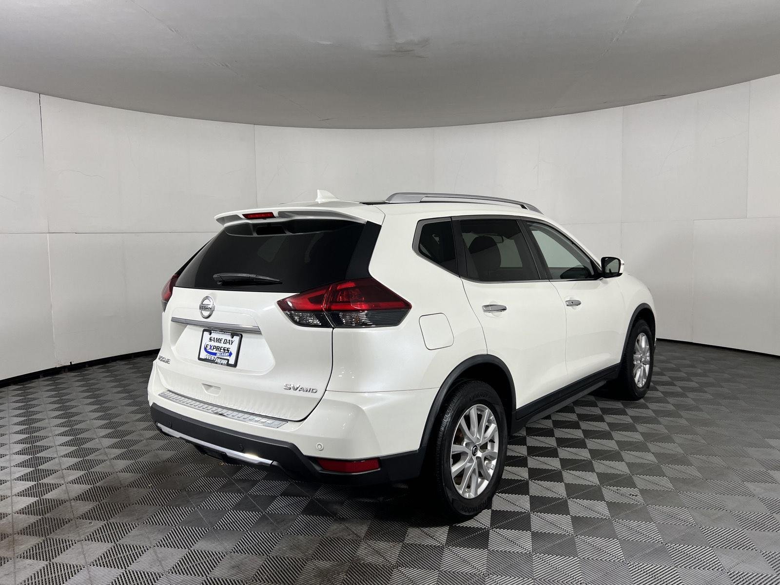 Used 2020 Pearl White Tricoat Nissan SV image 11