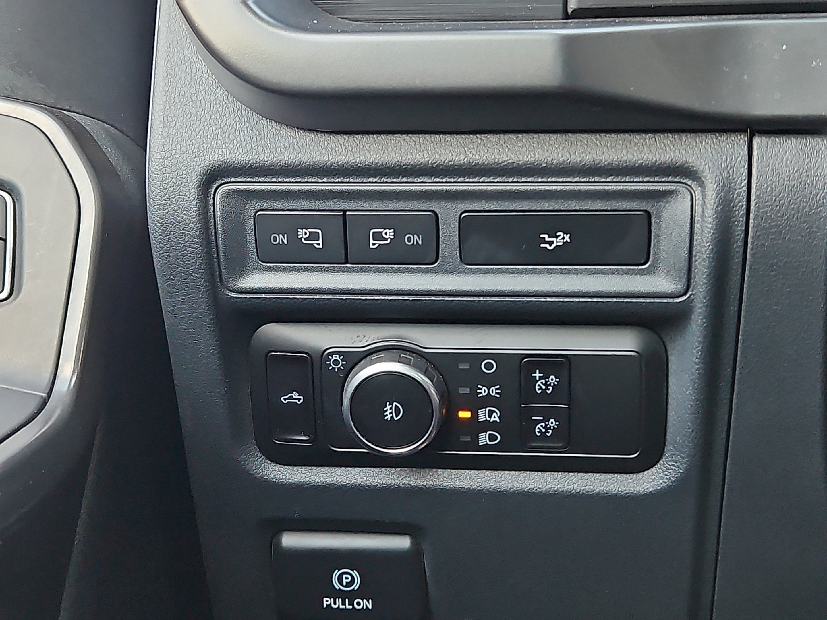 Used 2024 Silver Metallic Ford XLT image 15