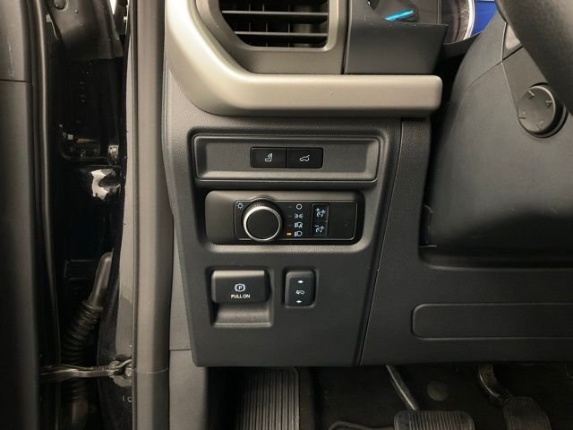 Used 2024 Black Ford XLT image 14