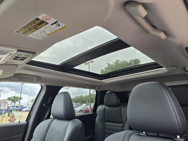 2025 Mitsubishi Outlander Plug-in Hybrid SE - Photo 15