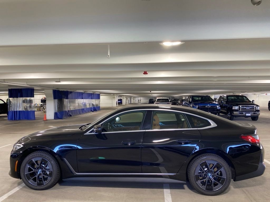 Used 2023 Jet Black BMW eDrive35 image 2