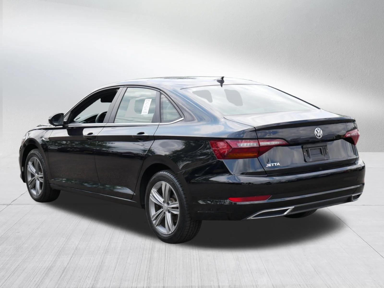 Used 2019 Deep Black Pearl Volkswagen R-Line image 5