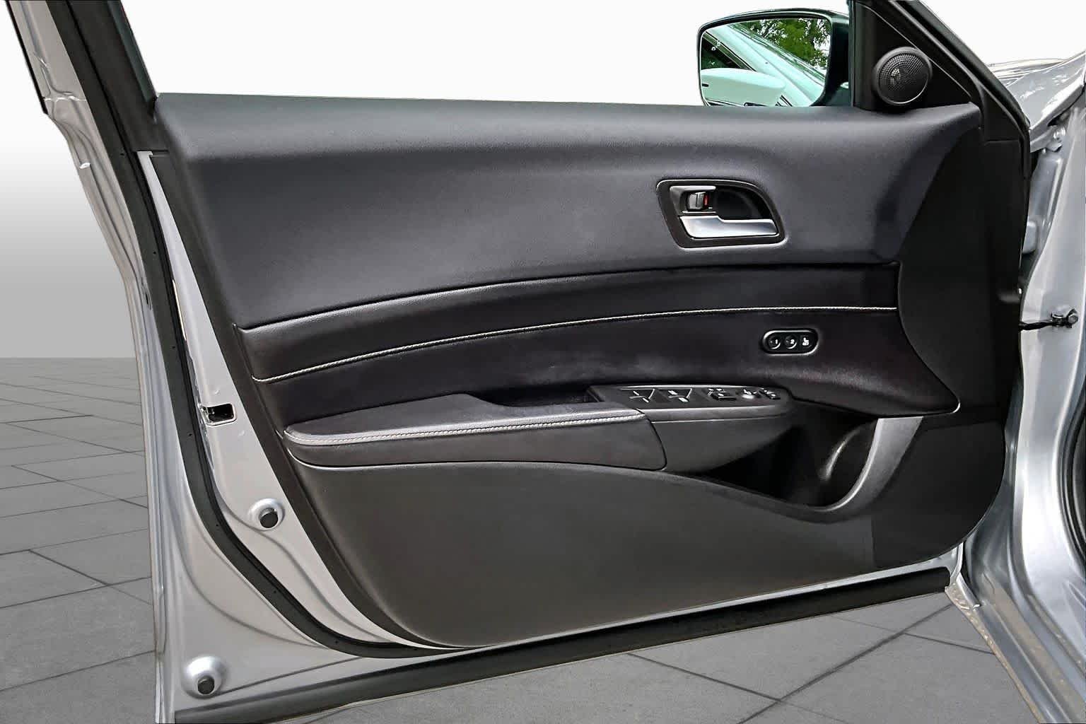 Used 2020 Lunar Silver Metallic Acura w/Premium Pkg image 26