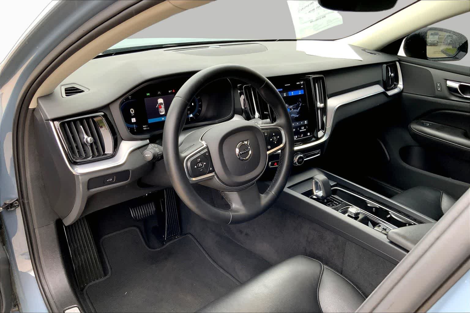 Used 2023 Thunder Grey Metallic Volvo Core Dark Theme image 17