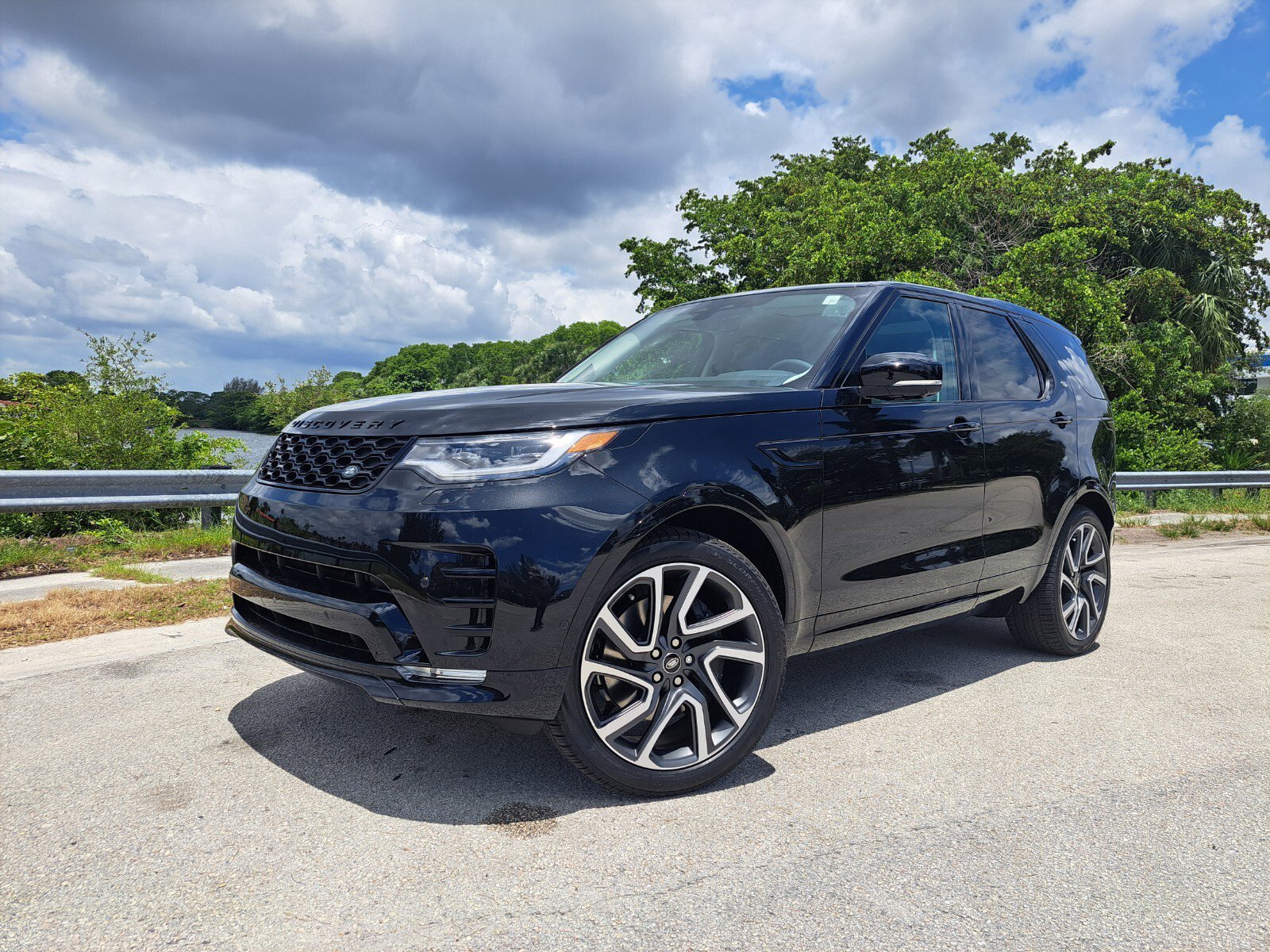2025 Land Rover Discovery Dynamic SE