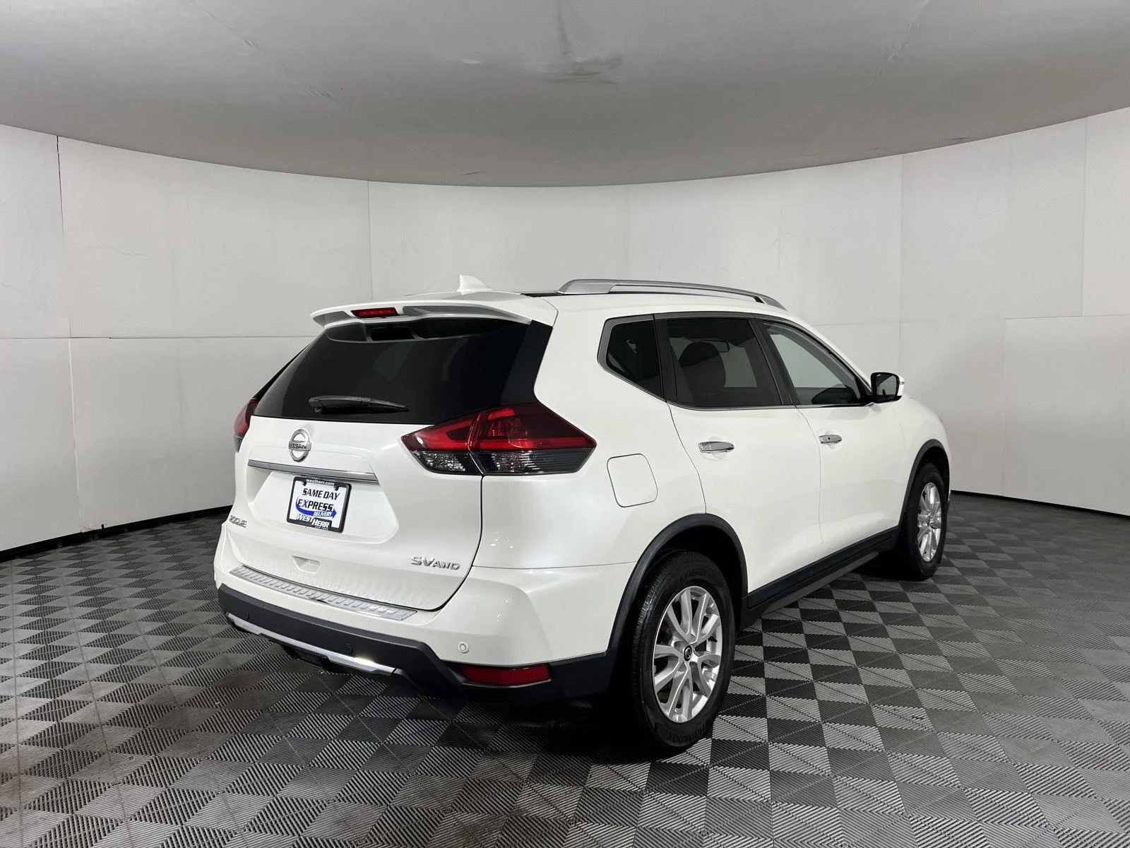 Used 2020 Pearl White Tricoat Nissan SV image 11