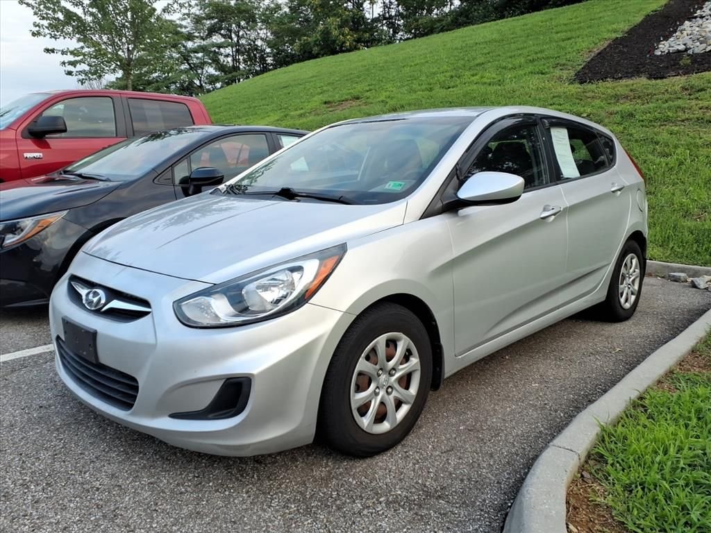 Used 2012 Silver Hyundai GS image 3