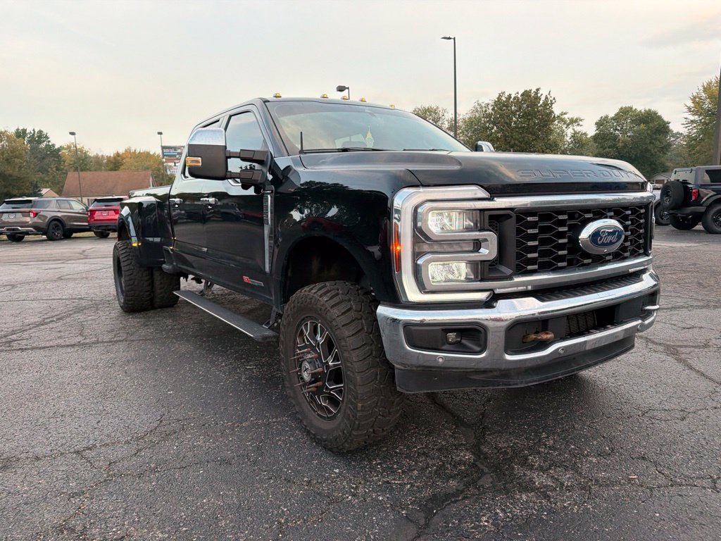 Used 2024 Black Metallic Ford Lariat image 10