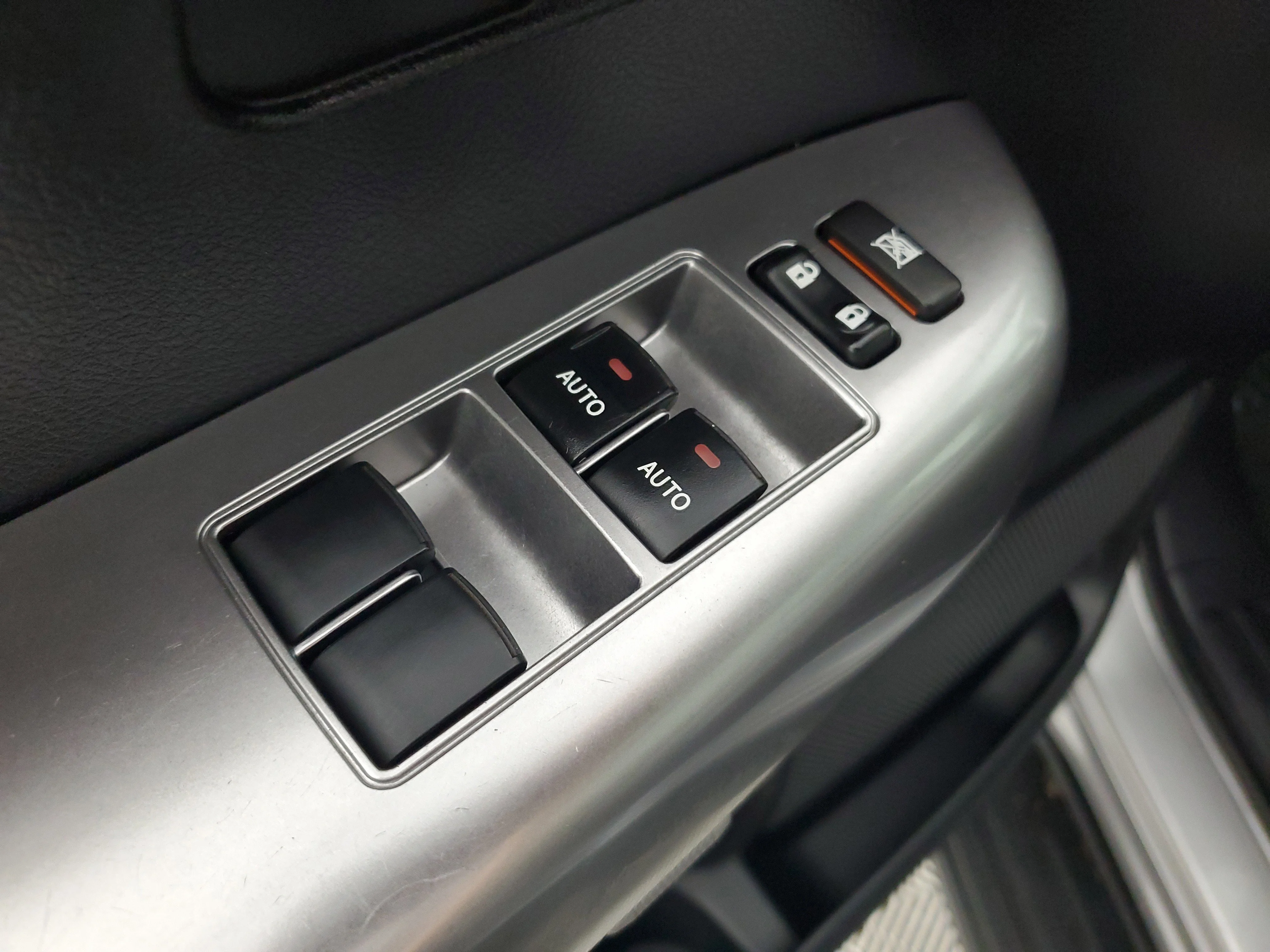 Used 2019 Silver Sky Metallic Toyota SR5 image 28