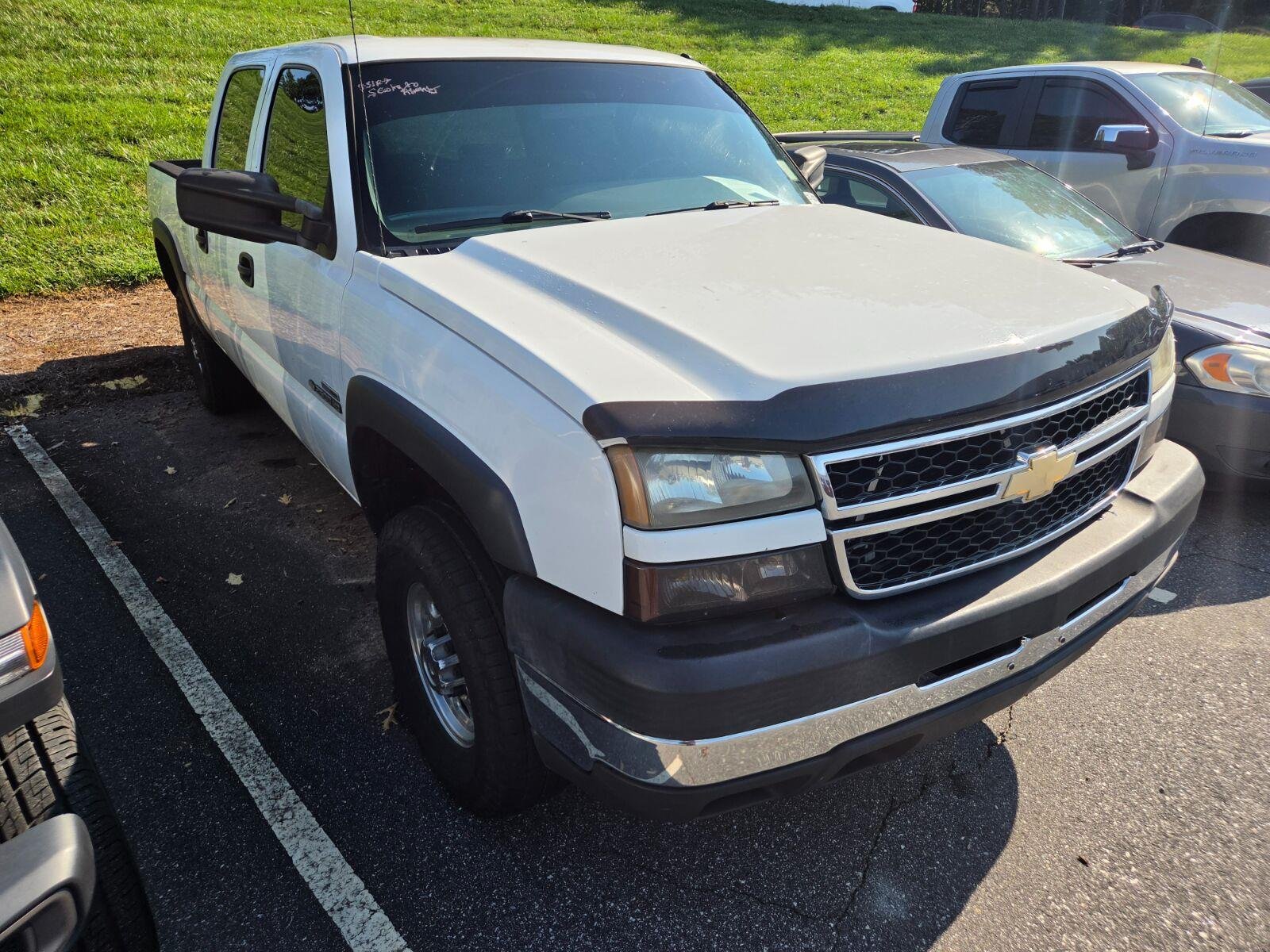 Used 2007 Summit White Chevrolet Work Truck image 3