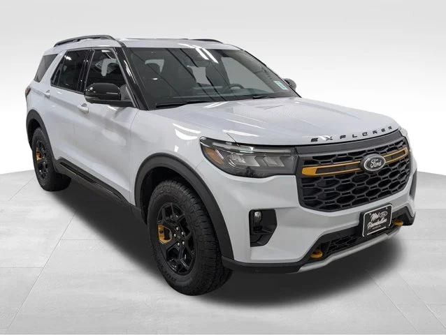 New 2026 Space White Metallic Ford Tremor® image 51