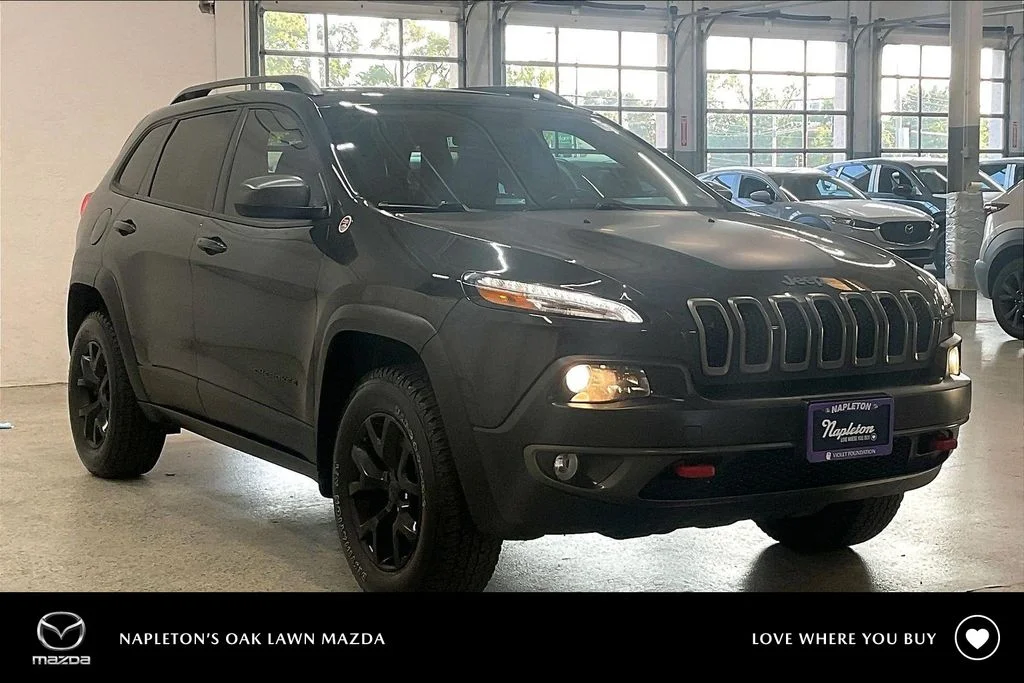 Used 2016 Black Jeep Trailhawk image 1