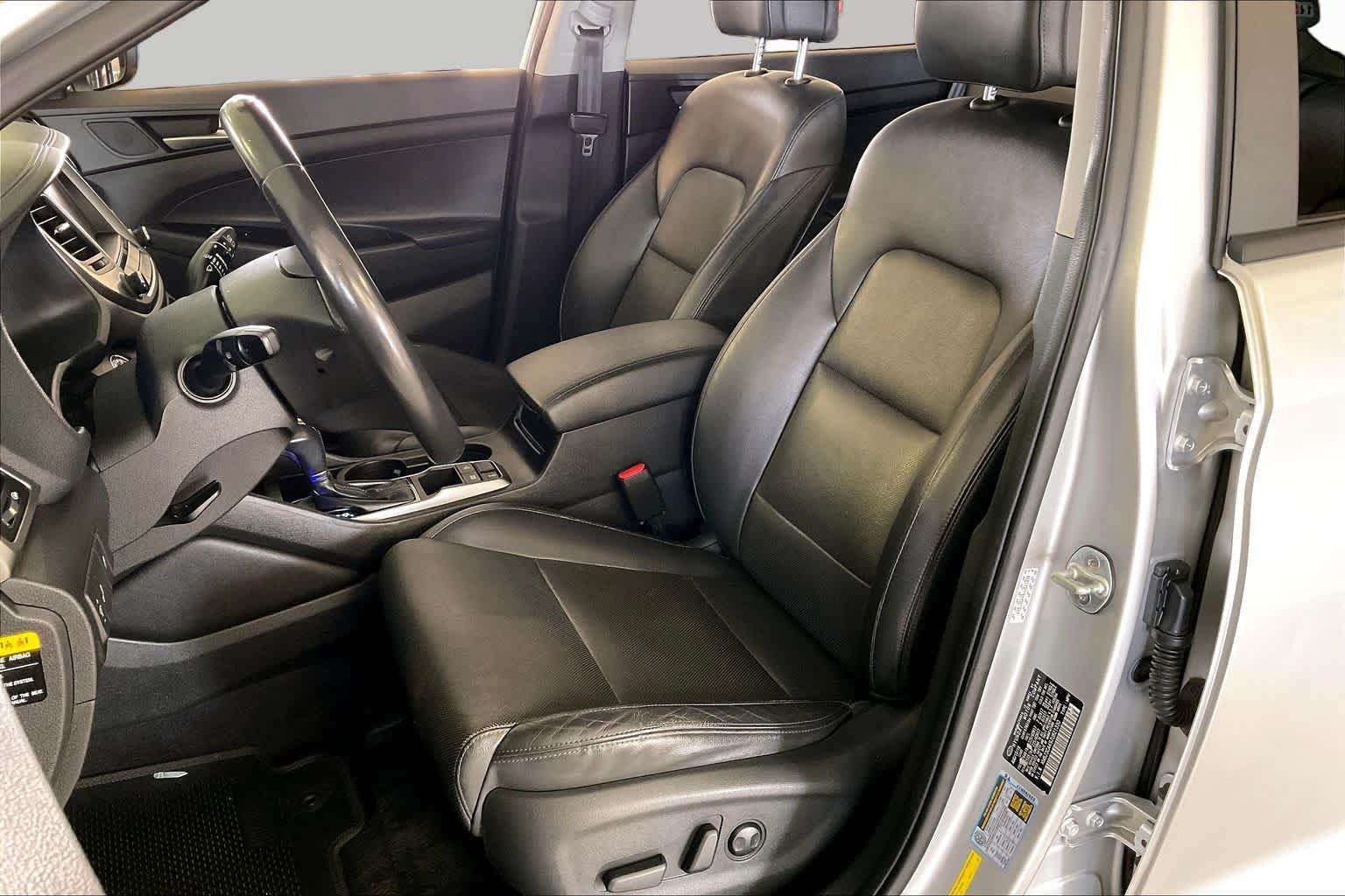 Used 2018 Molten Silver Hyundai SEL Plus image 7