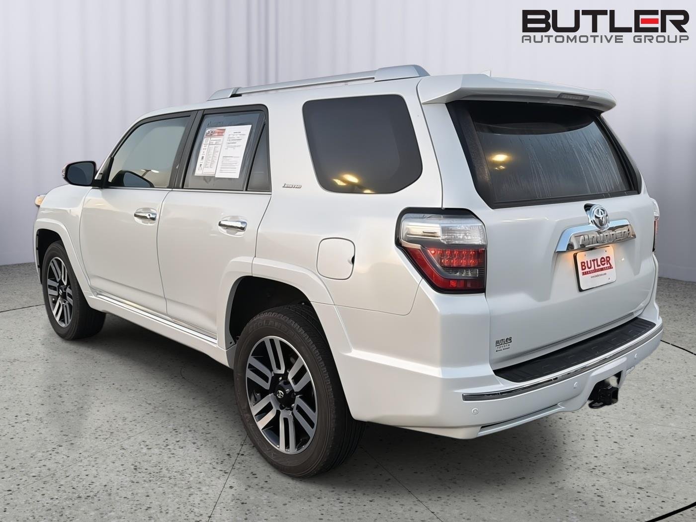 Used 2024 Wind Chill Pearl Toyota Limited image 4