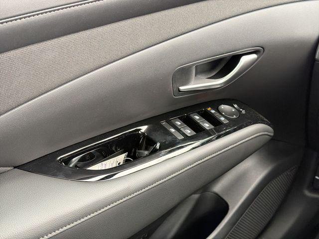 2025 Hyundai Santa Cruz Limited - Photo 17