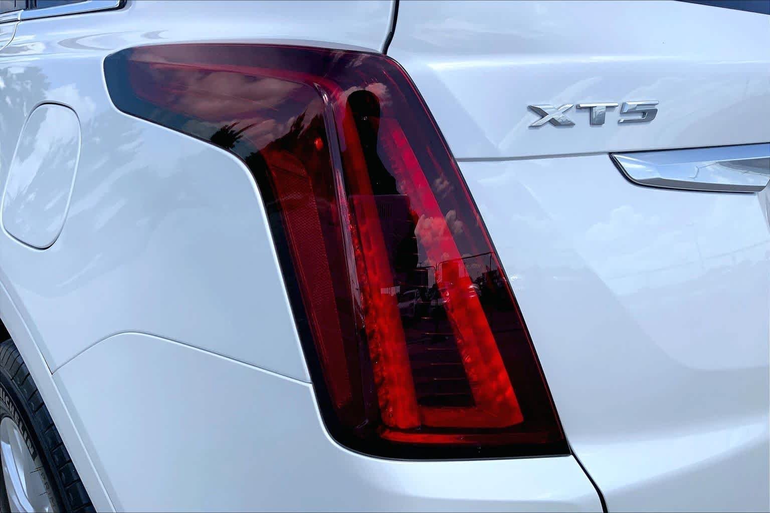Used 2025 Crystal White Tricoat Cadillac FWD Luxury image 28