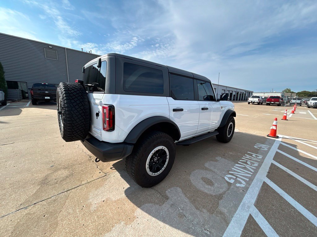 Used 2023 Oxford White Ford Badlands image 6