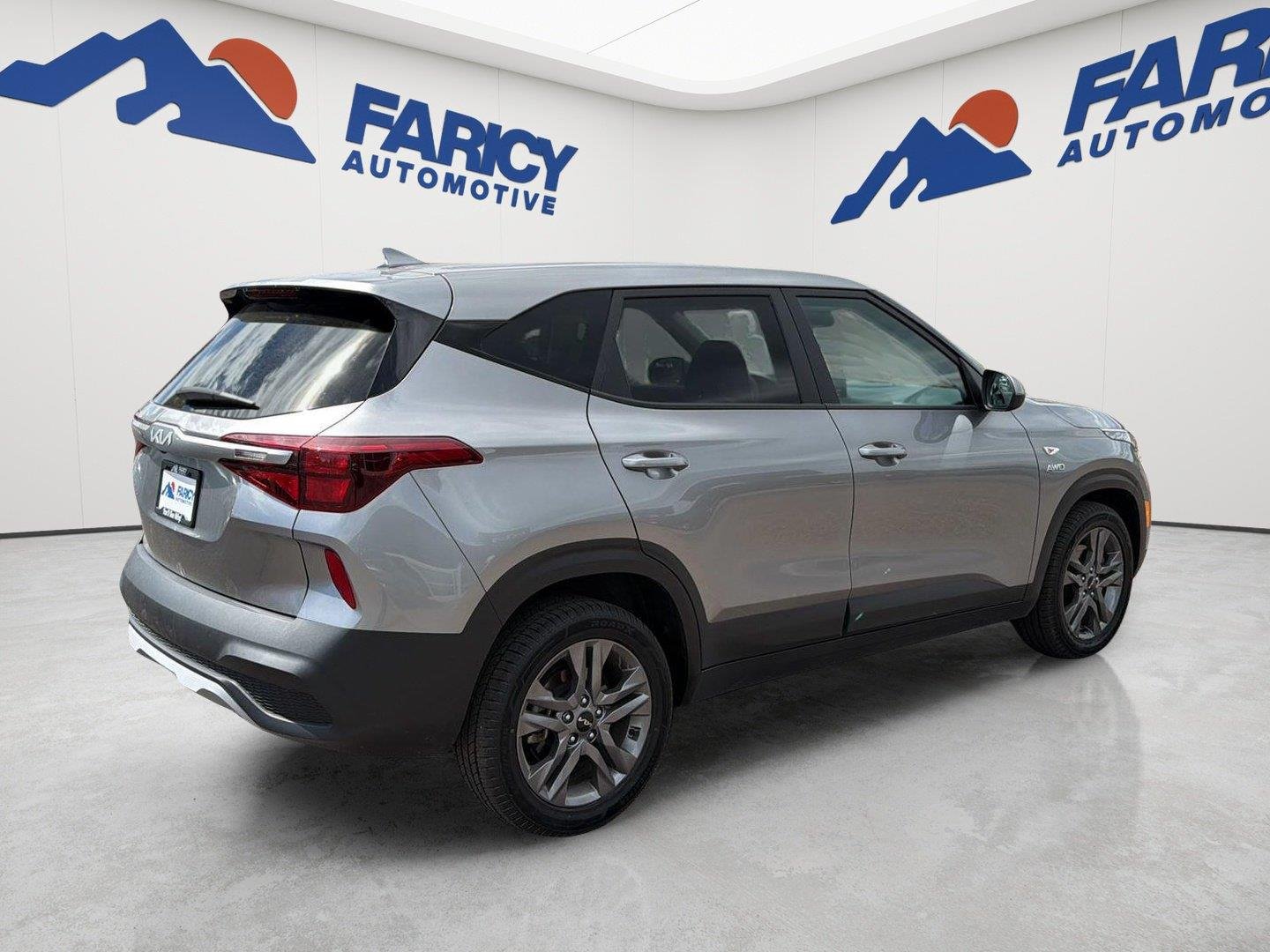 Used 2023 Steel Gray Kia LX image 6