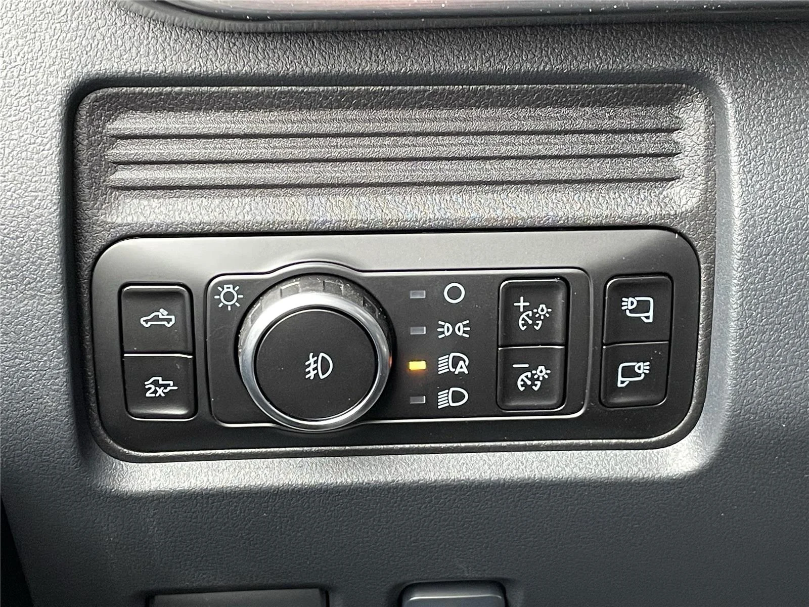New 2026 Oxford White Ford LARIAT image 20