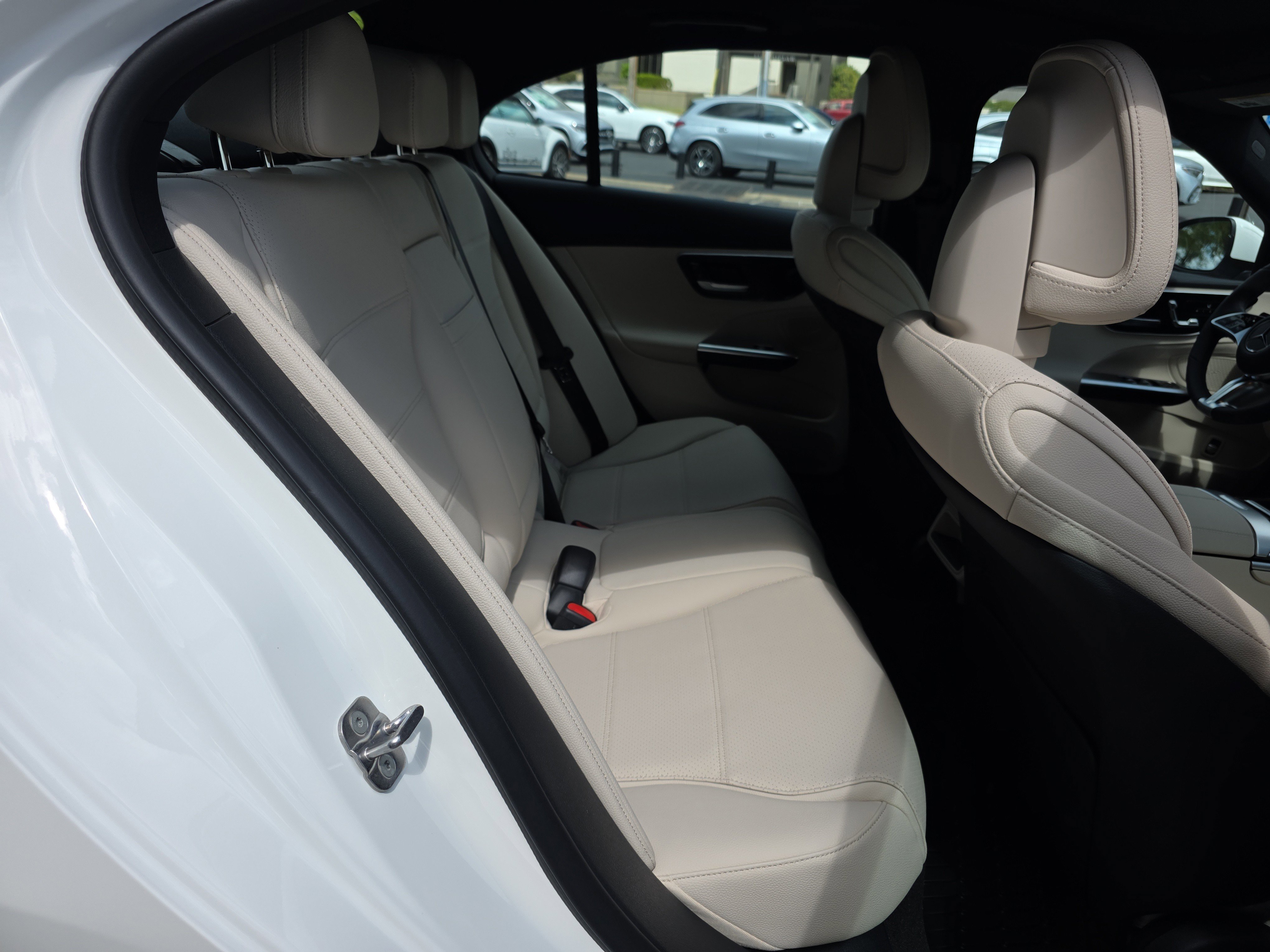 New 2026 Polar White Mercedes-Benz C 300 image 41