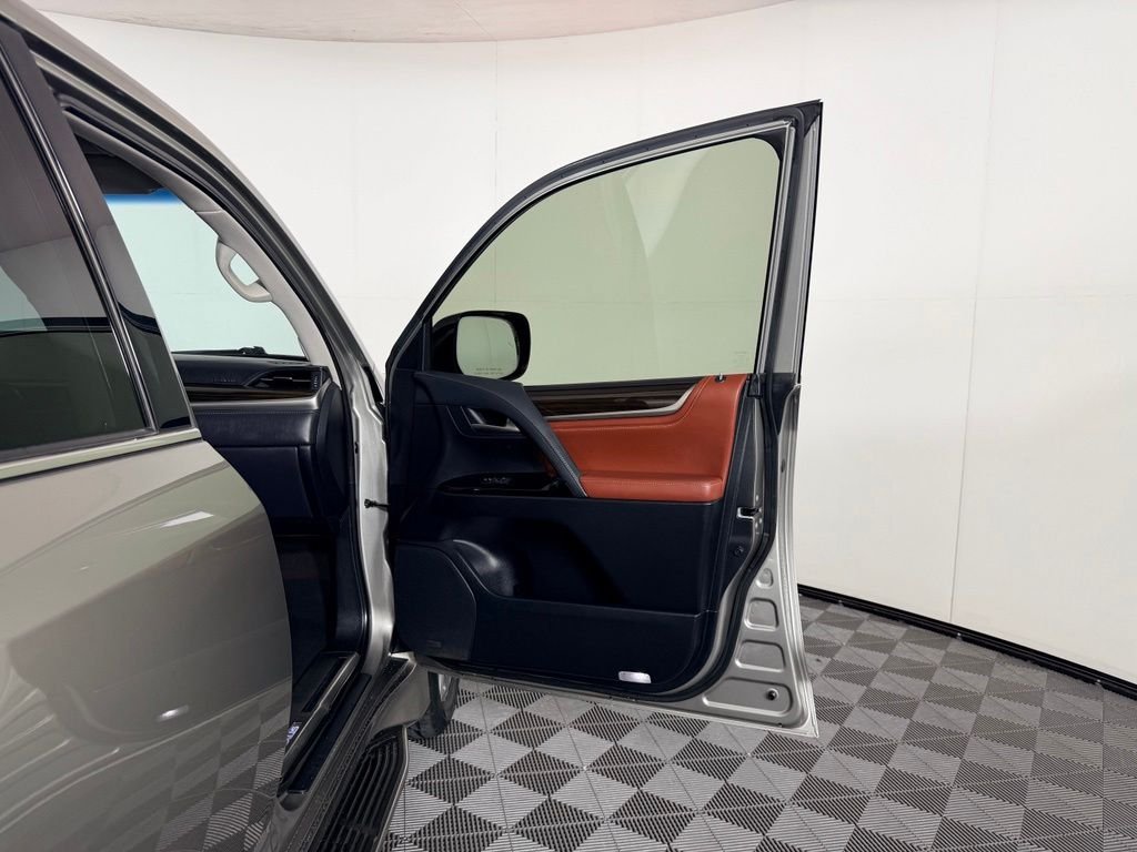 Used 2019 Silver Lexus 570 image 30