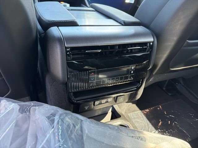New 2026 High Gloss Black Exterior Paint Jeep Limited Reserve image 13
