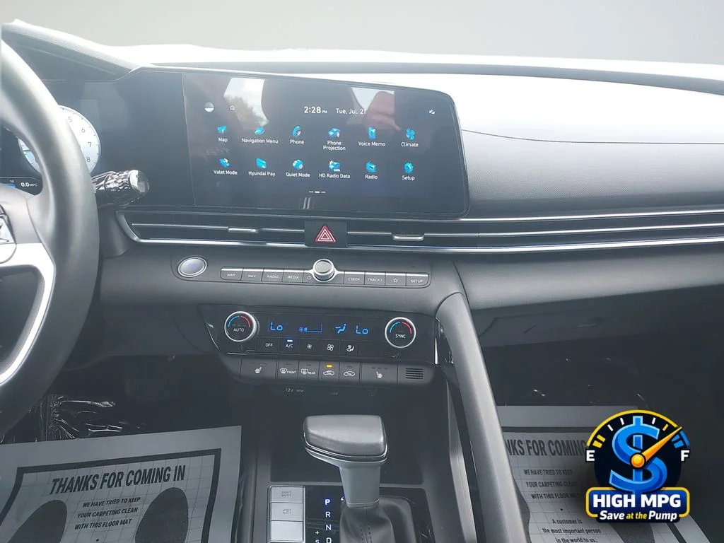 Used 2024 Red Hyundai SEL image 13